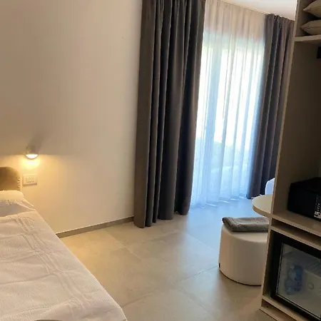 فندق مبيت وإفطار Garda ناغو